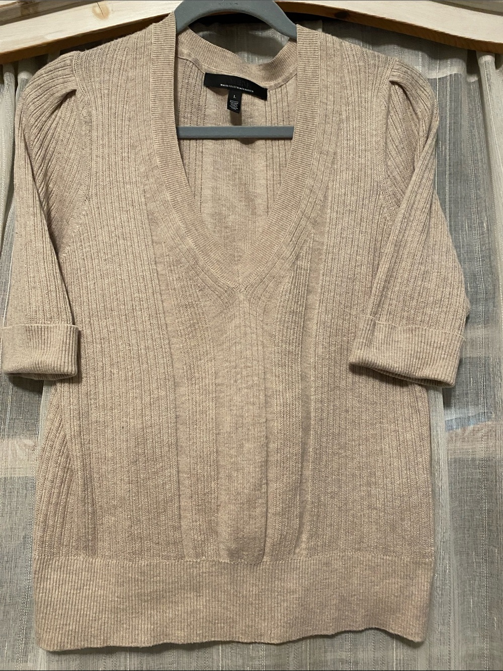 White House Black Market Beige Ribbed V-Neck Short Sleeve Sweater